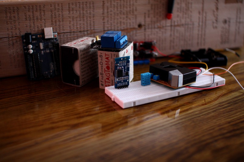 Arduino board og forskellige sensorer (og så lidt frøbomber)