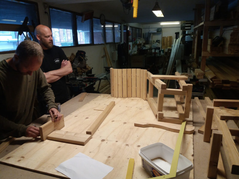 Jesper og Lasse bygger prototype på vores værksted i Nordvest.